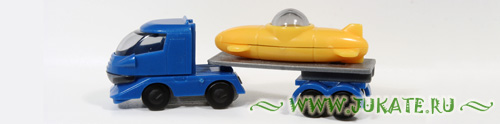 Truck mit Forschungs-U-Boot (2001)